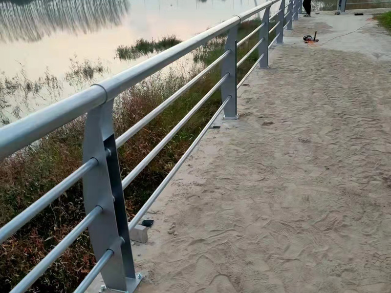 ��ײ����